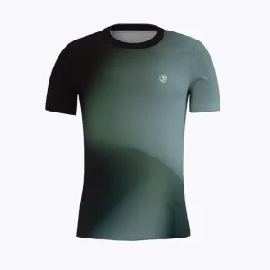 Jersey running atau running jersey custom Genethics 2026 warna gradasi abu dengan bahan quick-dry breathable untuk lari dan aktivitas outdoor (Tampak Depan).