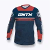 Jersey sepeda custom atau jersey MTB Genethics 2026 warna merah navy dengan bahan quick-dry breathable untuk bersepeda dan aktivitas olahraga lainnya (Tampak Depan).