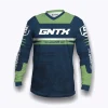 Jersey sepeda custom atau jersey MTB Genethics 2026 kombinasi warna hijau dengan bahan quick-dry breathable untuk bersepeda dan aktivitas olahraga lainnya (Tampak Depan).