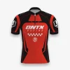 Jersey sepeda custom atau jersey road bike Genethics 2026 warna merah hitam dengan bahan quick-dry breathable untuk bersepeda dan aktivitas olahraga lainnya (Tampak Depan).